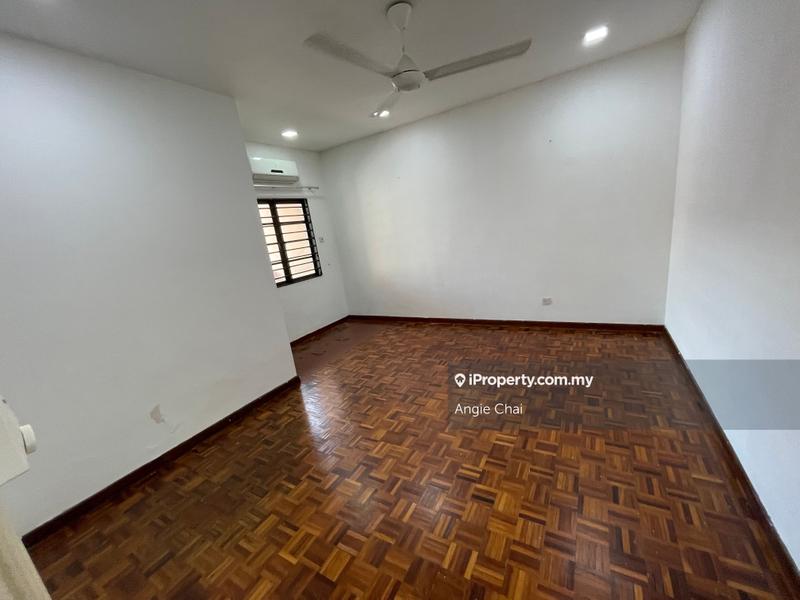 Townhouse for Sale in Sunway Damansara, Kota Damansara by Angie Chai - iProperty.com.my