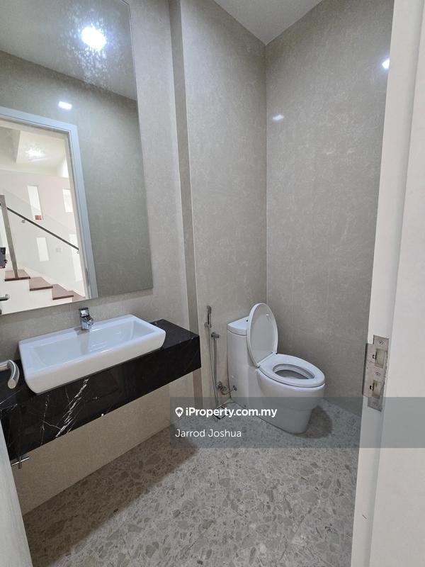 Condominium for Sale in Pavilion Hilltop by Jarrod Joshua - iProperty.com.my