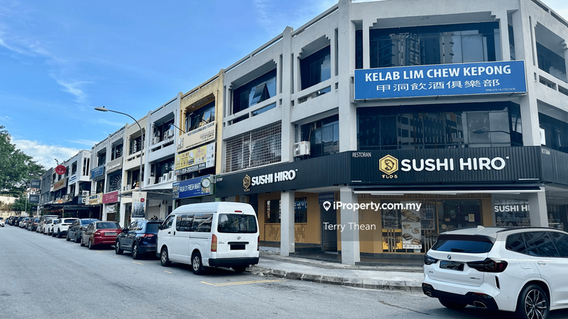 For Sale - 3 Storey Shop @ Bandar Menjalara , Chinese Crowd & High Demand Location