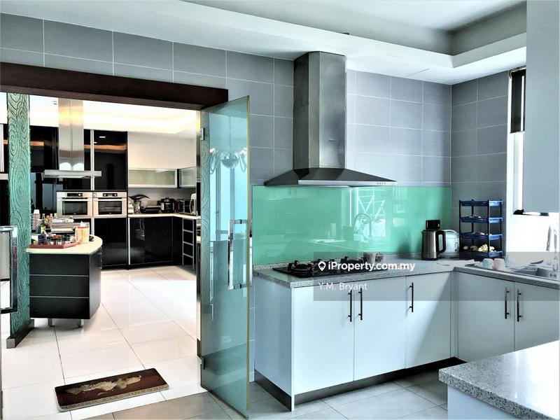 Bungalow House for Sale in SAUJANA GOLF PINGGIRAN GOLF LAKEVIEW, Saujana by Bryant Be - iProperty.com.my