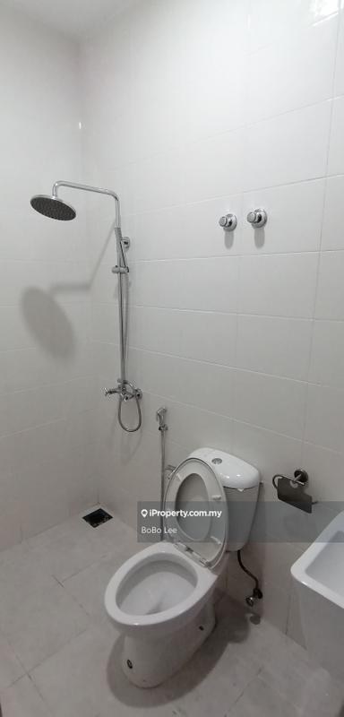 4.5-storey Terraced House for Sale in Happy Garden, Kuchai Lama by BoBo Lee - iProperty.com.my