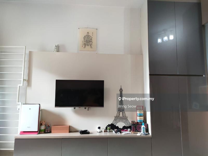 For Sale - Plaza Menjalara