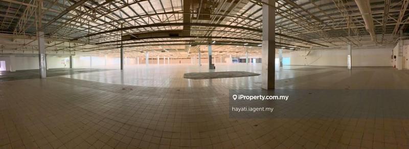 For Sale - Commercial Stand Alone Building @ Melaka with Huge Parking Space