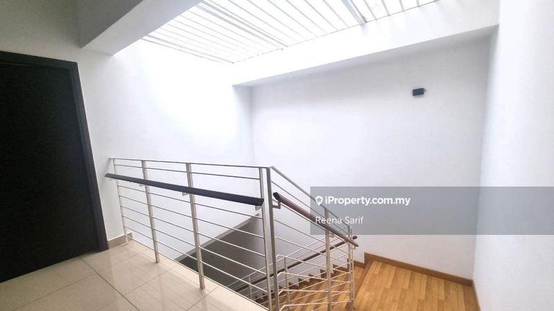 Rumah Berangkai 2 Tingkat untuk Dijual di Angular Lot, Laman Glenmarie, Bigger Size, Glenmarie oleh Reena Sarif - iProperty.com.my