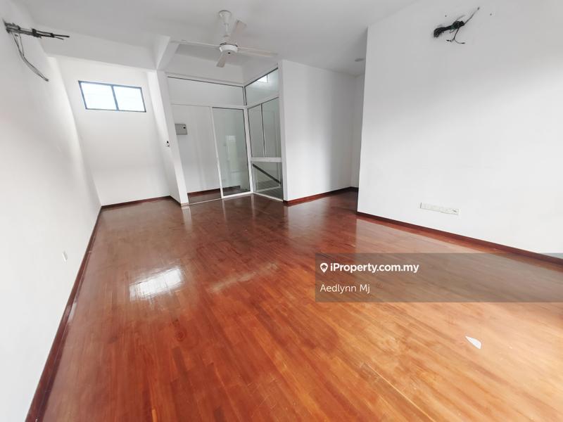 Rumah Teres 2.5-Tingkat untuk Dijual di Puchong, Selangor oleh Aedlynn Mj - iProperty.com.my