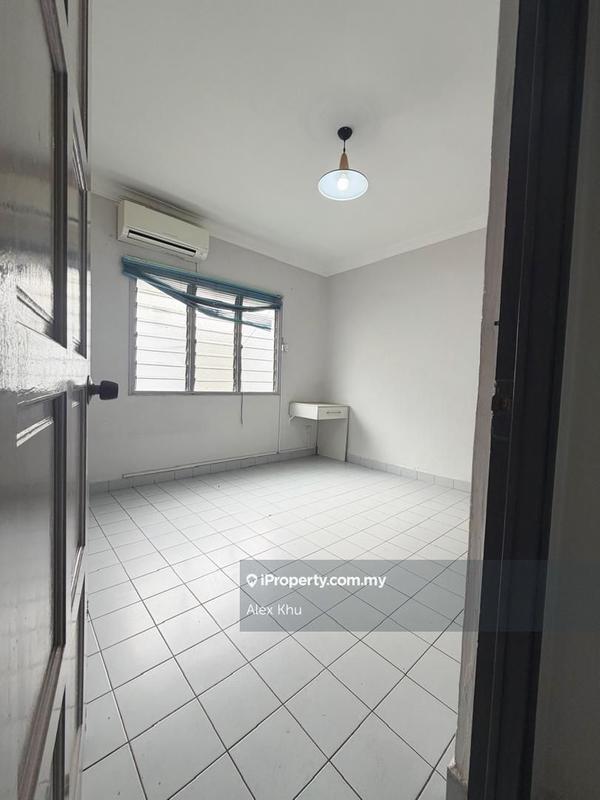 For Sale - Rumah Pangsa Permas Jaya