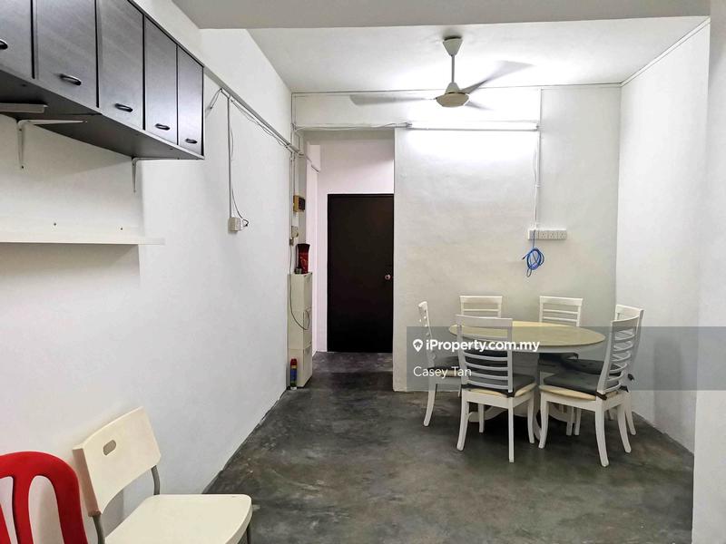 Rumah Pangsa untuk Dijual di Taman Johor Jaya oleh Casey Tan - iProperty.com.my