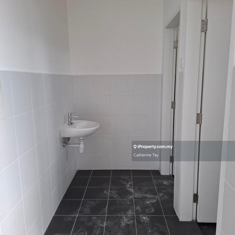 Kedai untuk Dijual di Taman Bukit Kaze, Ulu Tiram oleh Catherine Tay - iProperty.com.my