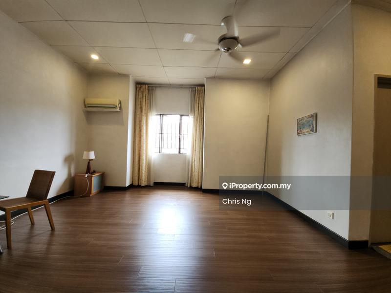 Rumah Teres 2-Tingkat untuk Dijual di Kota Kemuning, Shah Alam oleh Chris Ng - Living Room - iProperty.com.my