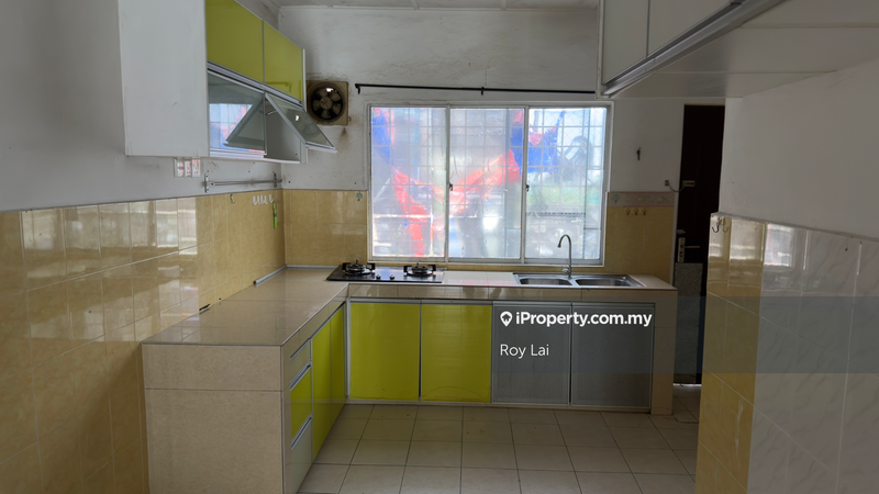 Rumah Teres 2-Tingkat untuk Dijual di Lestari Putra, Seri Kembangan oleh Roy Lai - iProperty.com.my