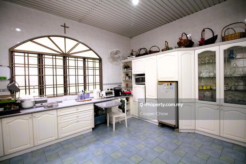 Bungalow House for Sale in Taman Paramount, Petaling Jaya by Cooper Chow - iProperty.com.my
