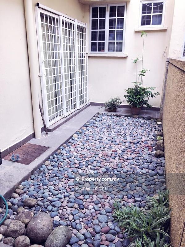Rumah Berkembar untuk Dijual di Taman Sungai Besi Indah, Seri Kembangan oleh Michael Yb Chai - iProperty.com.my