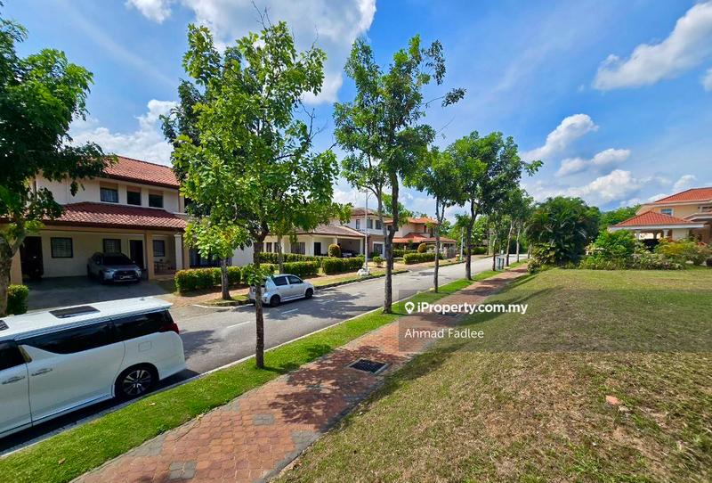 Banglo Tanah untuk Dijual di Presint 11, Presint 11 oleh Ahmad Fadlee - iProperty.com.my
