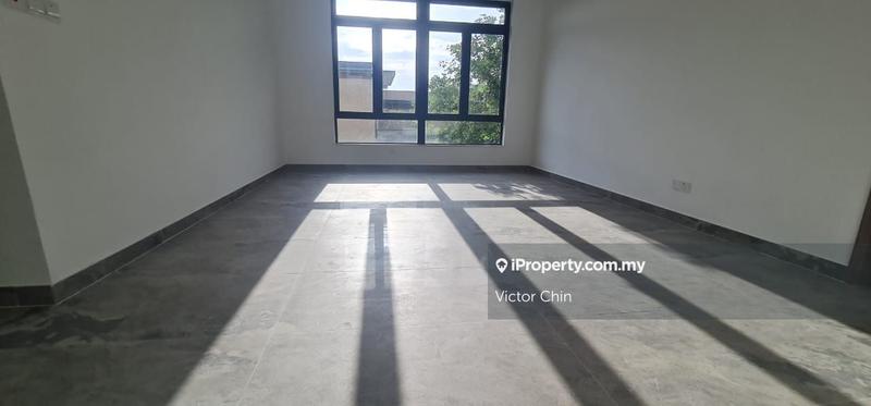 Rumah Berangkai 3 Tingkat untuk Dijual di Forest City Golf Resort Villa, Johor Bahru oleh Victor Chin - iProperty.com.my