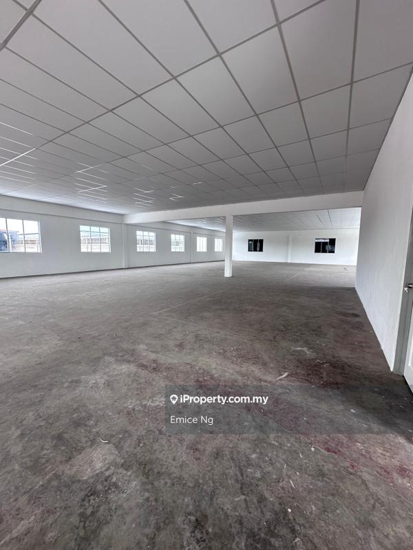 For Rent - Warehouse/ Building/ Industrial/ Semi detached warehouse/ Kolombong/ Inanam