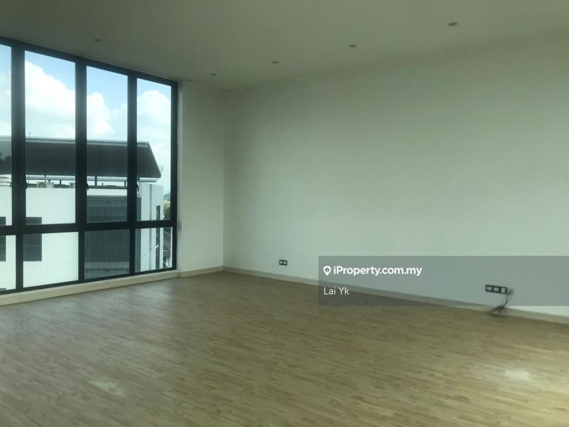 Bungalow House for Sale in Subang Heights, Subang Jaya by Lai Yk - iProperty.com.my