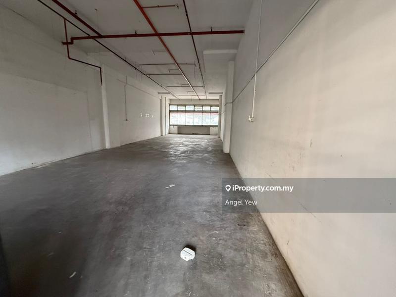 For Rent - Segambut warehouse with cargo lifts and container dock levellers