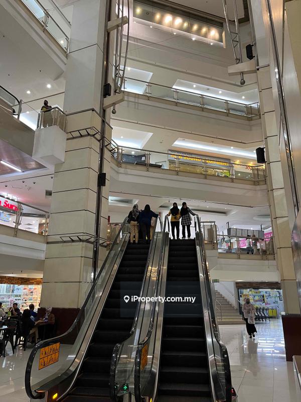 Retail Space untuk Disewa di Amcorp Mall, Petaling Jaya oleh Chen Kah Seng - iProperty.com.my