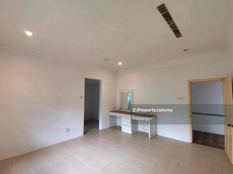 Bungalow House for Sale in College Heights Garden Resort, Setul by Danilo Lim - iProperty.com.my