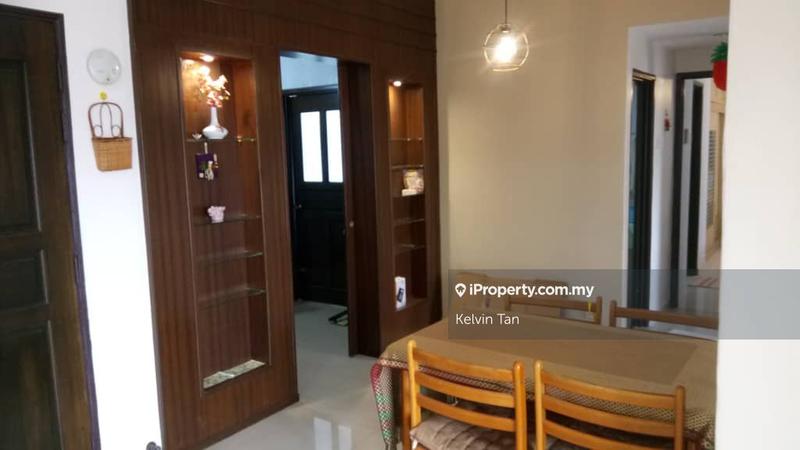 For Sale - Villa Emas