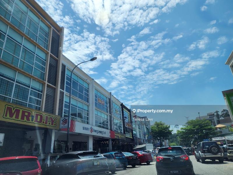 Shop / Office for Sale in Taman Equine, Seri Kembangan by Teresa Law - iProperty.com.my