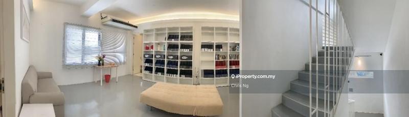 Bungalow House for Sale in Kampung Petaling Bahagia, Jalan Klang Lama (Old Klang Road) by Chris Ng - iProperty.com.my