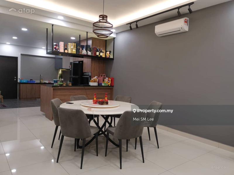 Twin Palms, Sungai Long Dining Room