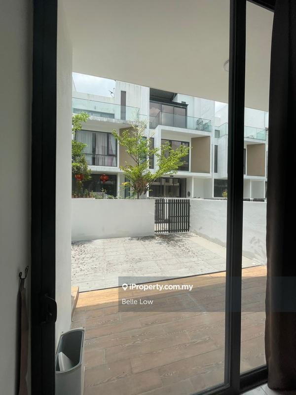 Rumah Berangkai 4 Tingkat untuk Disewa di Empire Residence, Damansara Perdana oleh Belle Low - iProperty.com.my