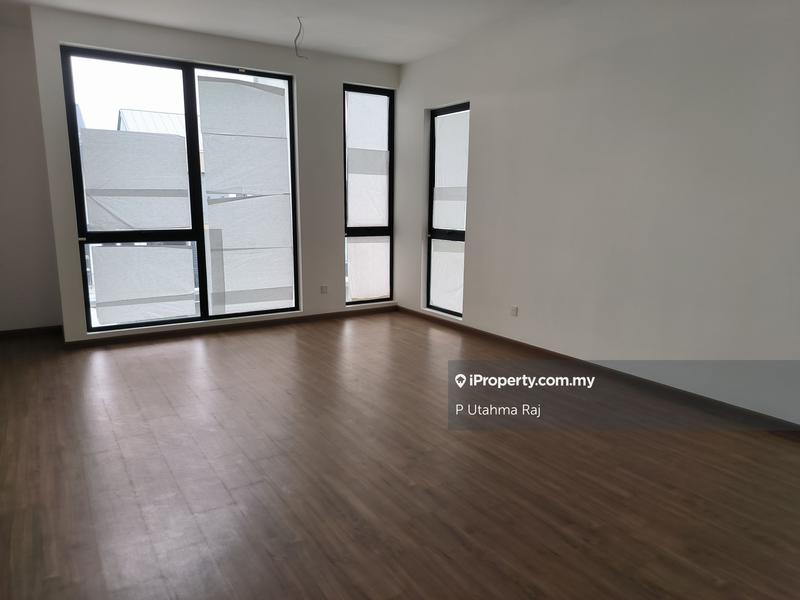 3-storey Terraced House for Sale in Telok Panglima Garang, Selangor by P Utahma Raj - iProperty.com.my