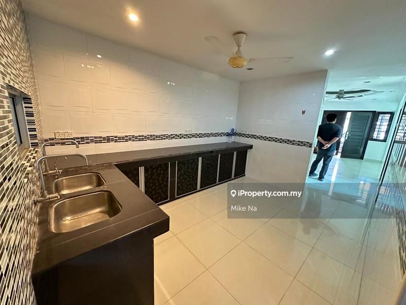 Rumah Teres 2-Tingkat untuk Dijual di Taman Bukit Mewah, Kajang oleh Mike Na - iProperty.com.my