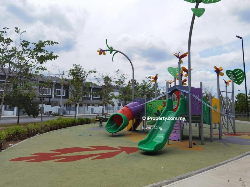 Rumah Teres 2-Tingkat untuk Dijual di Eco Grandeur Laman Haris Bandar Puncak Alam, Puncak Alam oleh Elwin Ong - iProperty.com.my