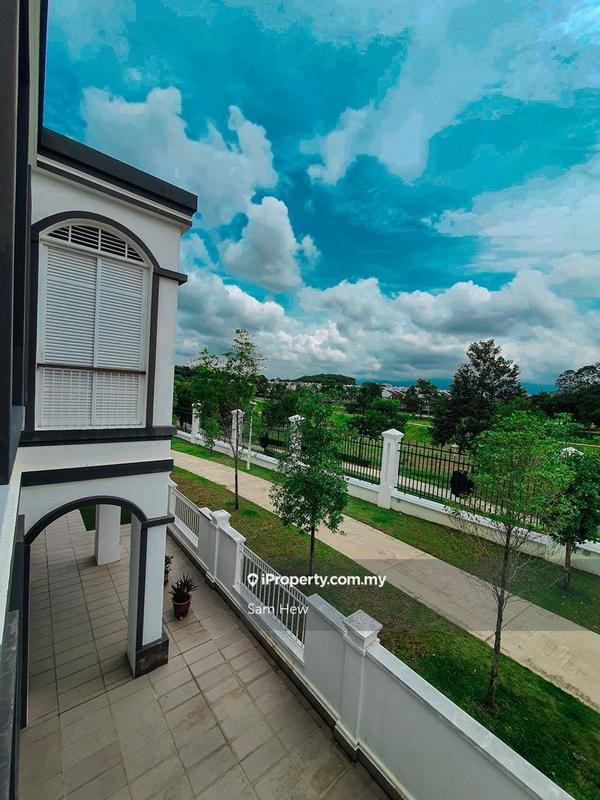 Rumah Berangkai 2 Tingkat untuk Dijual di Merrydale Eco Majestic (Lake View,End Lot), Semenyih oleh Sam Hew - iProperty.com.my