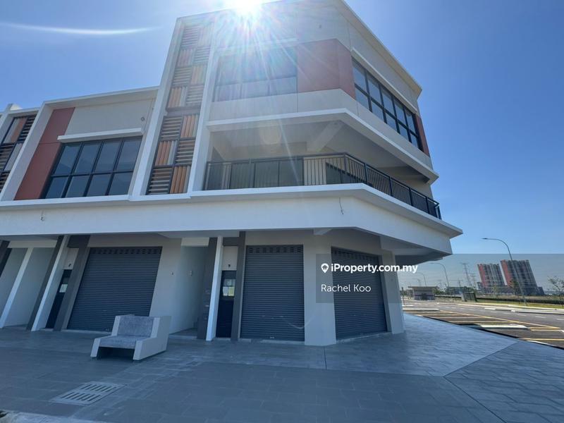 For Rent - Uptown Square 2