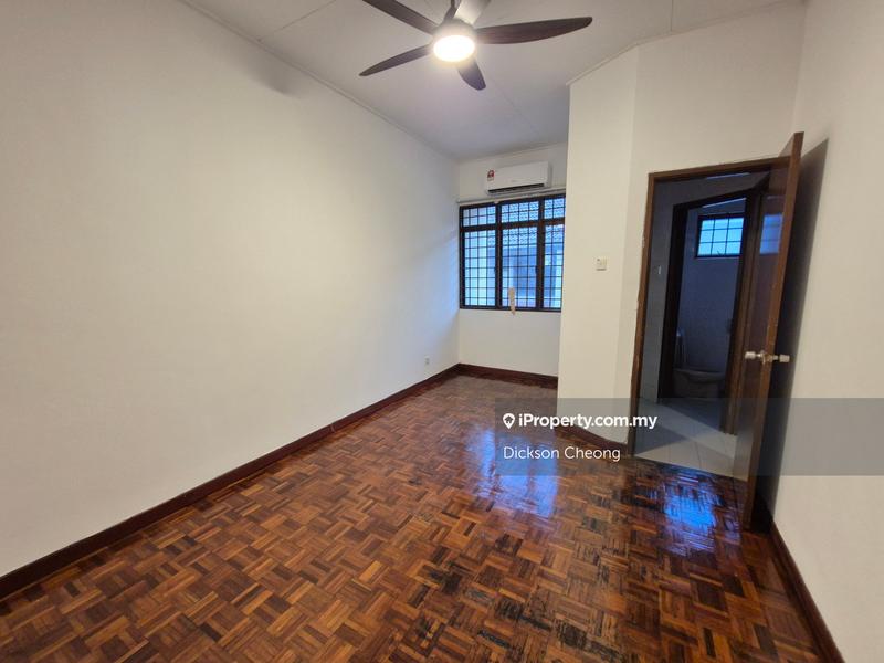 For Sale - Bandar utama