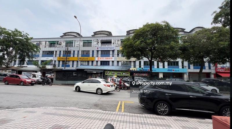 For Rent - Sri Petaling Ground Floor Corner Shop Lot