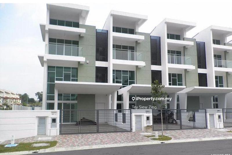 Rumah Berangkai 2.5 Tingkat untuk Dijual di Taman Bukit Serdang, Seri Kembangan oleh Tey Siew Zing - iProperty.com.my
