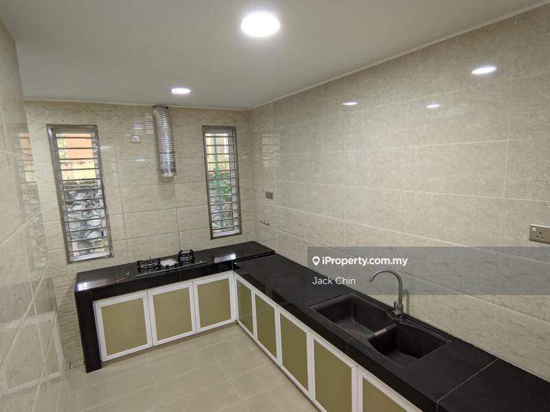 3-storey Terraced House for Sale in Taman Bukit Serdang, Seri Kembangan by Jack Chin - iProperty.com.my
