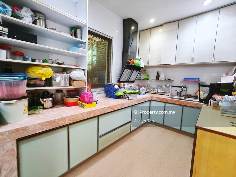 Rumah Berkembar untuk Dijual di Seksyen 9, Kota Damansara oleh Jeslyn Tan - iProperty.com.my