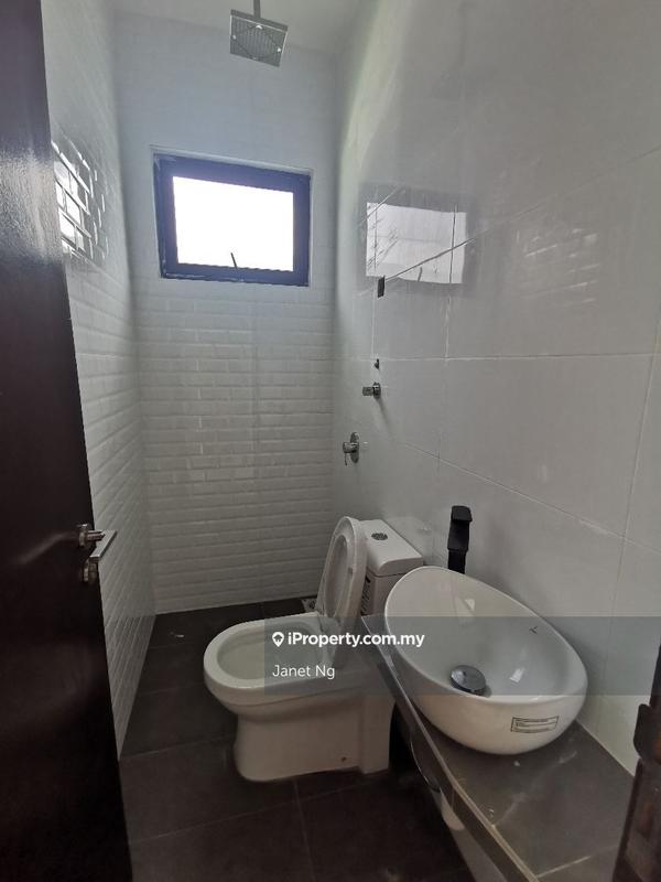 Rumah Berkembar untuk Dijual di Subang Jaya, Selangor oleh Janet Ng - iProperty.com.my