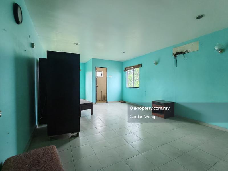 Bungalow House for Sale in Bandar Country Homes, Rawang by Gordan Wong - iProperty.com.my