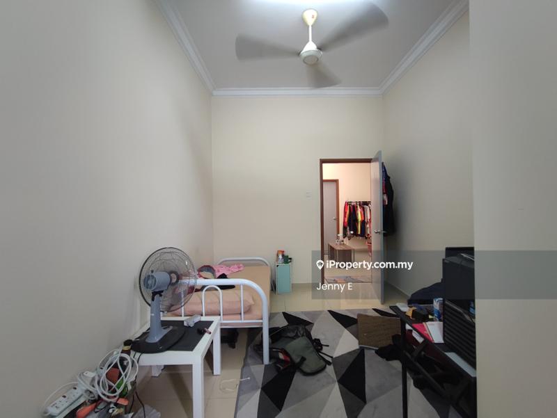 2-storey Terraced House for Sale in Taman Bukit Serdang, Seri Kembangan by Jenny E - Bedroom - iProperty.com.my