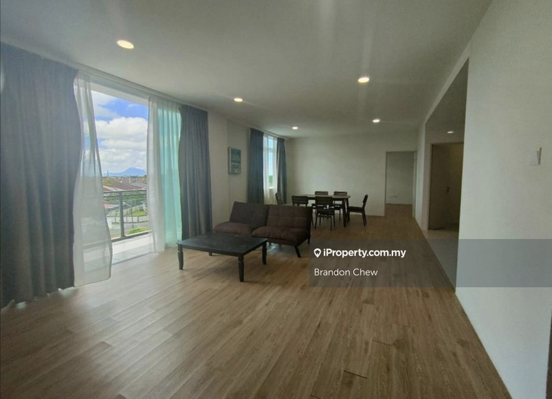 For Rent - The Royalle