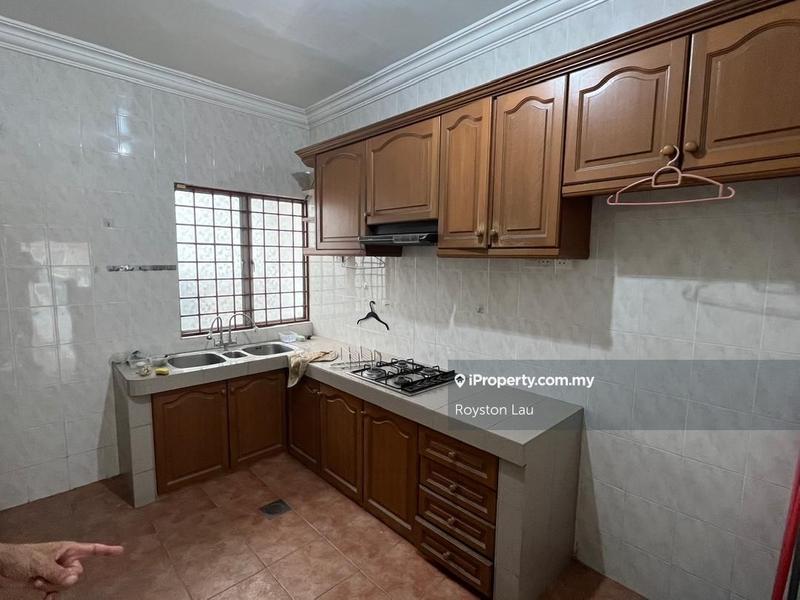 Rumah Berangkai 2 Tingkat untuk Dijual di Bandar Country Homes, Rawang oleh Royston Lau - iProperty.com.my