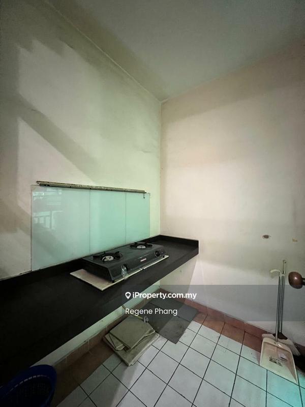 Condominium for Sale in Pelangi Utama by Regene Phang - Kitchen - iProperty.com.my