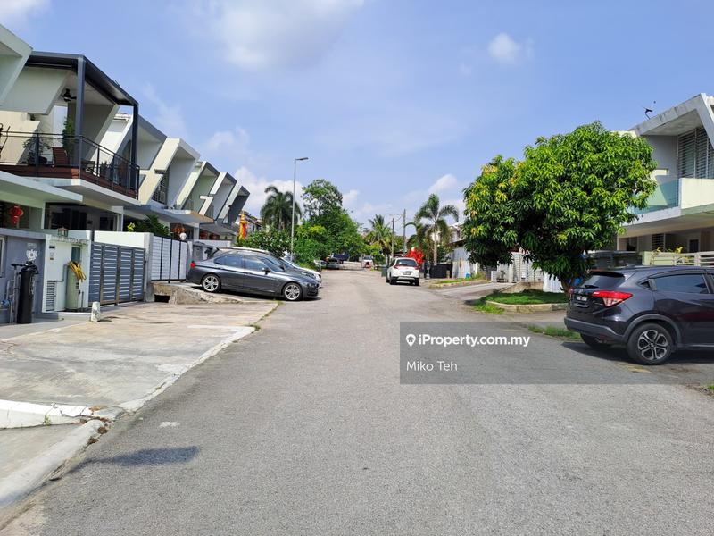 Rumah Teres 2-Tingkat untuk Dijual di Taman Lestari Putra, Seri Kembangan oleh Miko Teh - iProperty.com.my