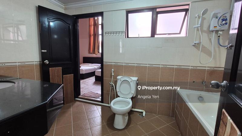 Condominium for Sale in Marina Court Resort Condominium by Angela Yen - iProperty.com.my