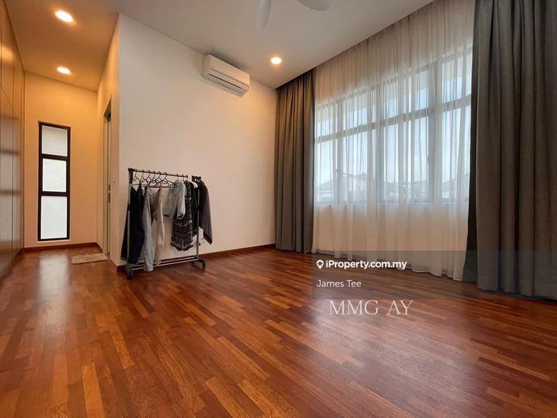 Rumah Berkembar untuk Dijual di 2 Storey Brand New Semi D By water Setia Utama 4, Setia Alam oleh James Tee - iProperty.com.my