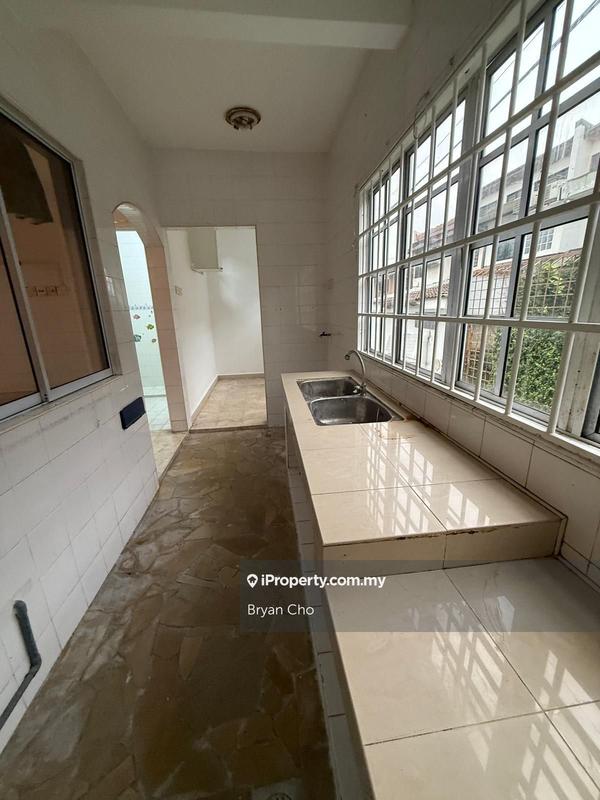 Rumah Berangkai 2 Tingkat untuk Dijual di SS12, Subang Jaya oleh Bryan Cho - iProperty.com.my