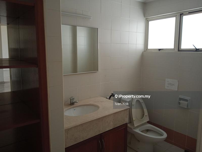 Kondominium untuk Dijual di Bungaraya Condominium oleh Ivan Kok - iProperty.com.my