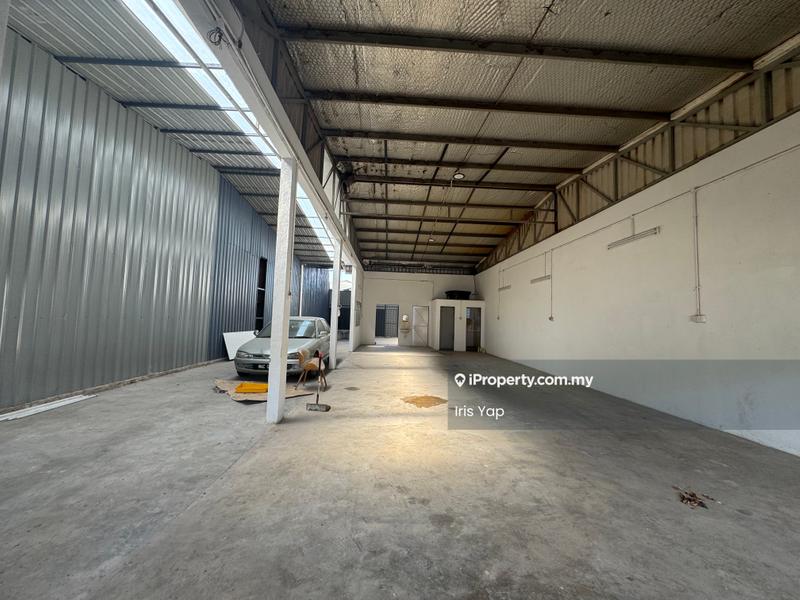 Gudang untuk Disewa di Kawasan Perindustrian Bukit Serdang, Seri Kembangan oleh Iris Yap - Interior - iProperty.com.my